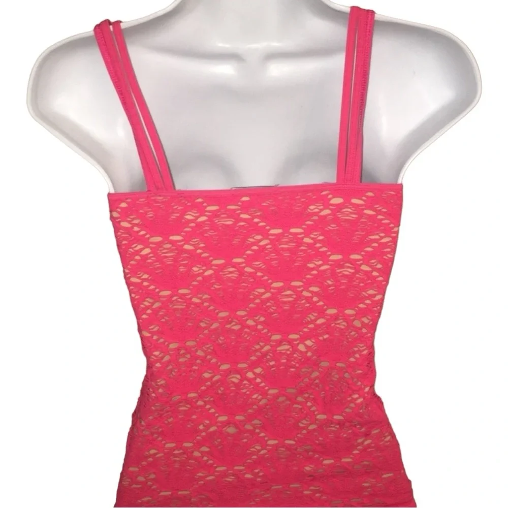 Bebe coral crochet tank has nude lining. with top Triple strap sz M /L stretch - Picture 3 of 5